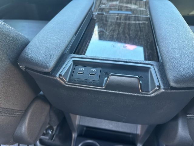 Used 2025 Toyota Sienna Limited image 18