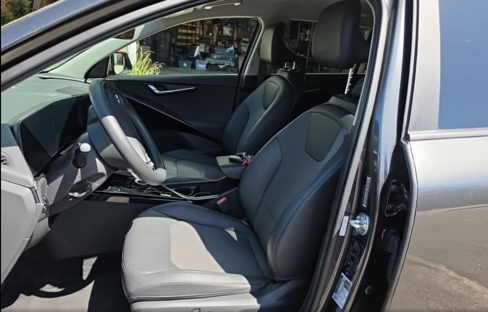 Used 2024 Kia Niro Wind FWD image 3