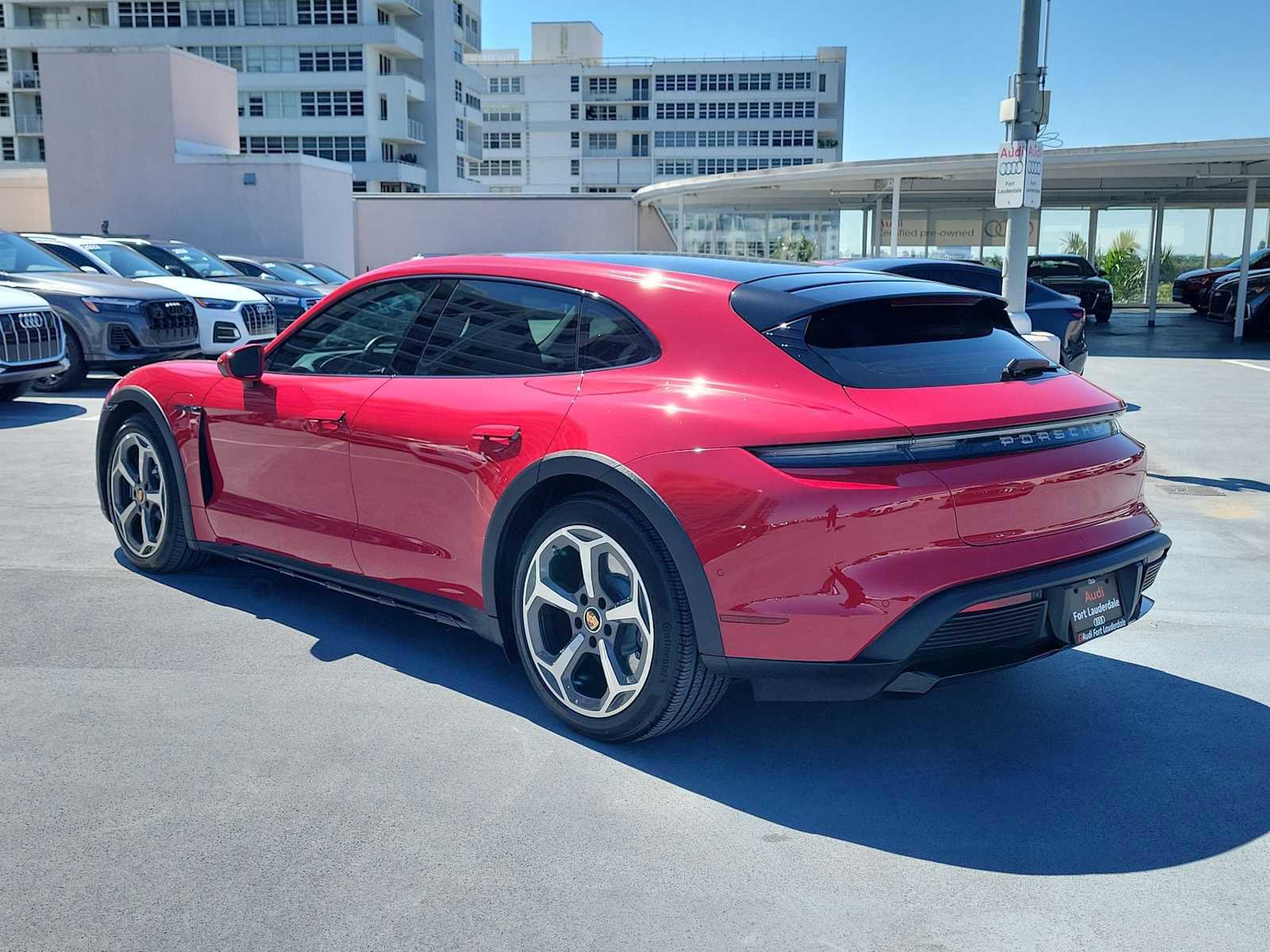 Used 2021 Porsche Taycan 4S image 4