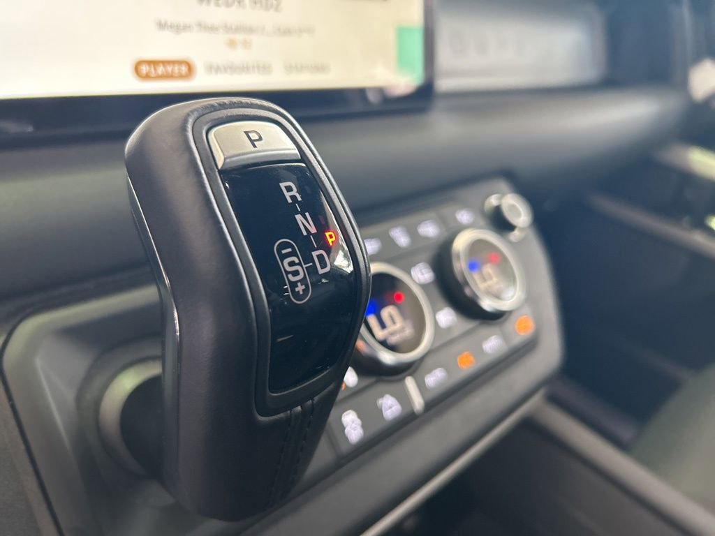 Used 2024 Land Rover Defender 110 S image 9