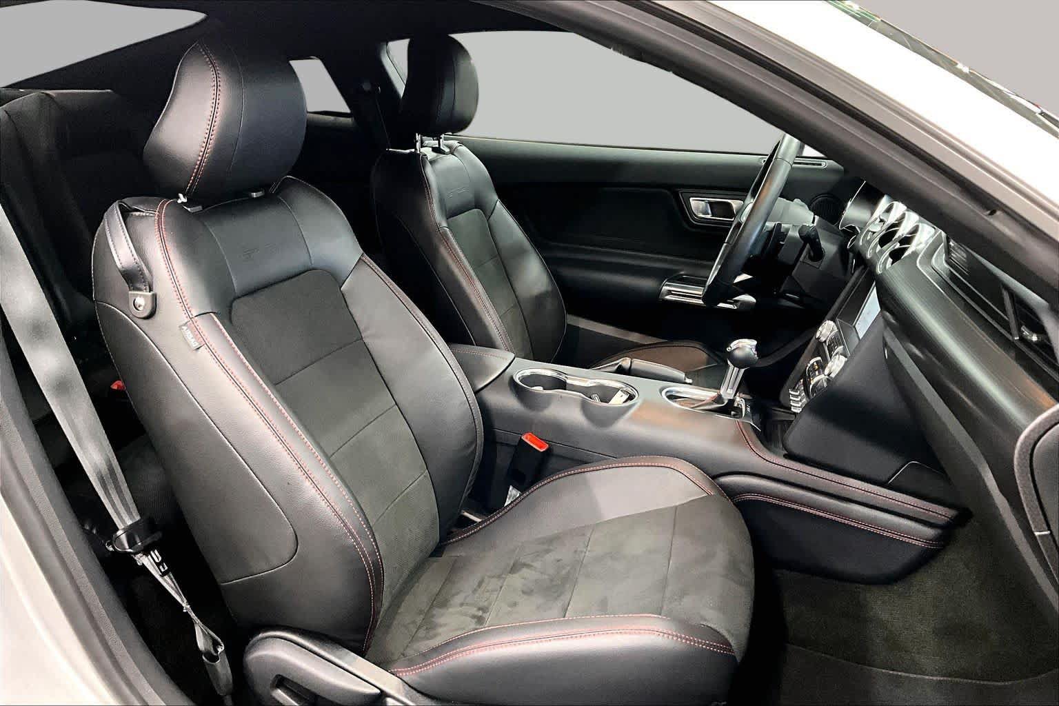 Used 2019 Ford Mustang GT Premium w/ Equipment Group 401A RWD image 8