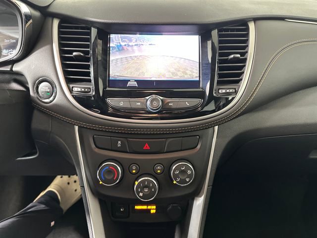 Used 2022 Chevrolet Trax LT w/ LT Convenience Package image 22