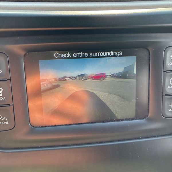 Used 2018 Jeep Cherokee Latitude w/ Cold Weather Group image 31