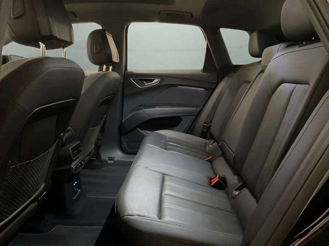 Used 2024 Audi Q4 e-tron Premium Plus w/ Premium Plus image 18