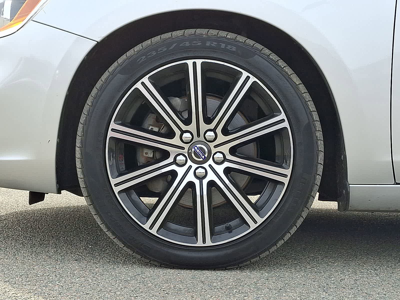 Used 2018 Volvo S60 T5 Inscription image 9