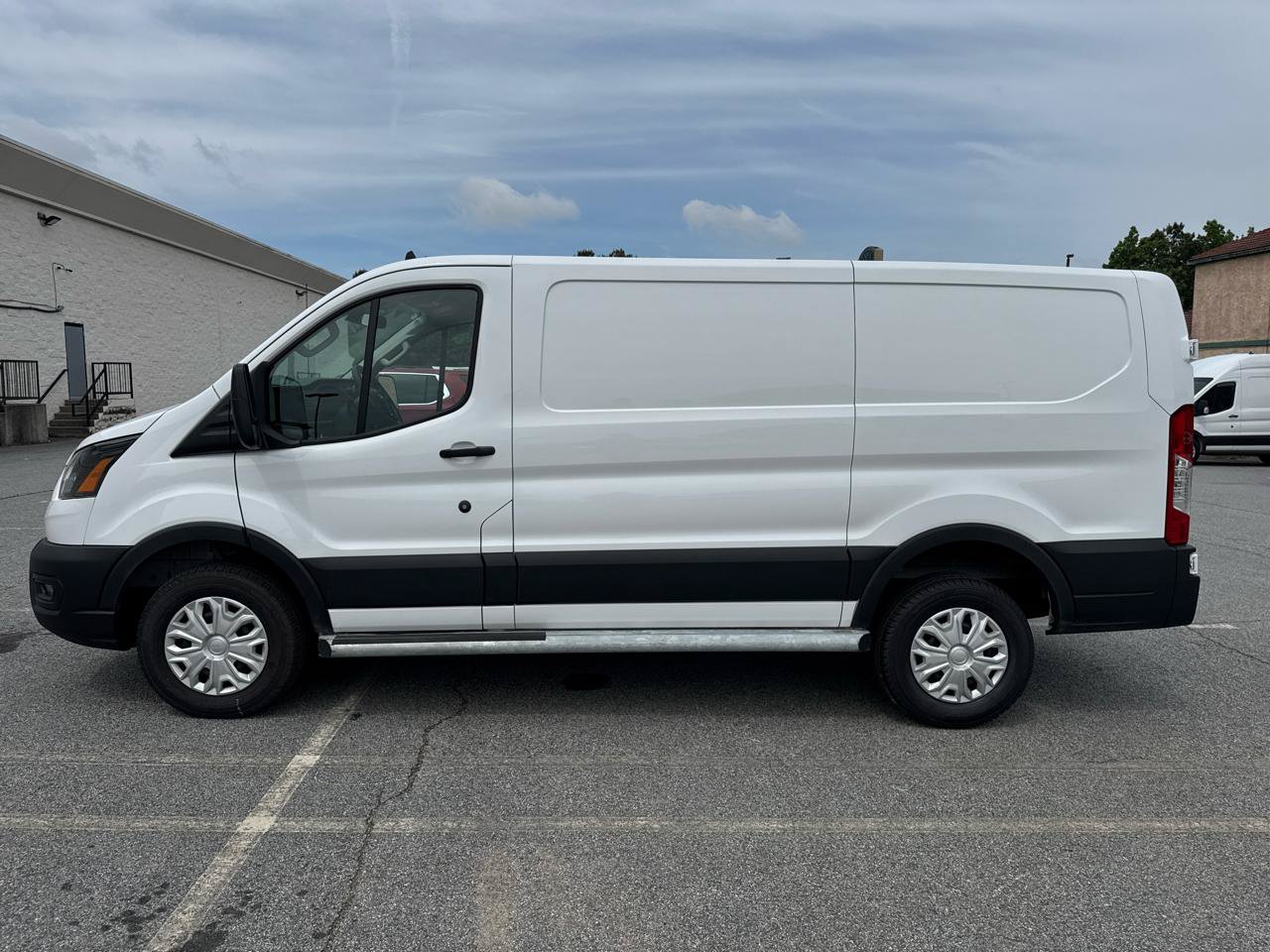 Used 2025 Ford Transit 250 Low Roof w/ Exterior Upgrade Package RWD image 8