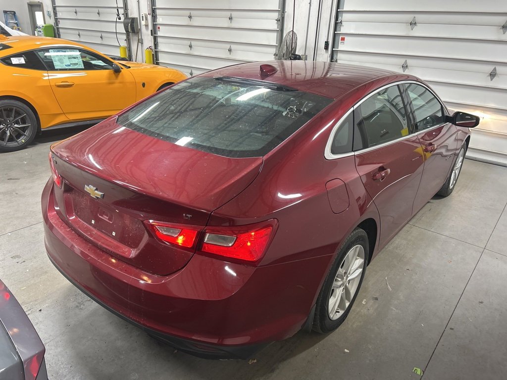Used 2017 Chevrolet Malibu LT image 4
