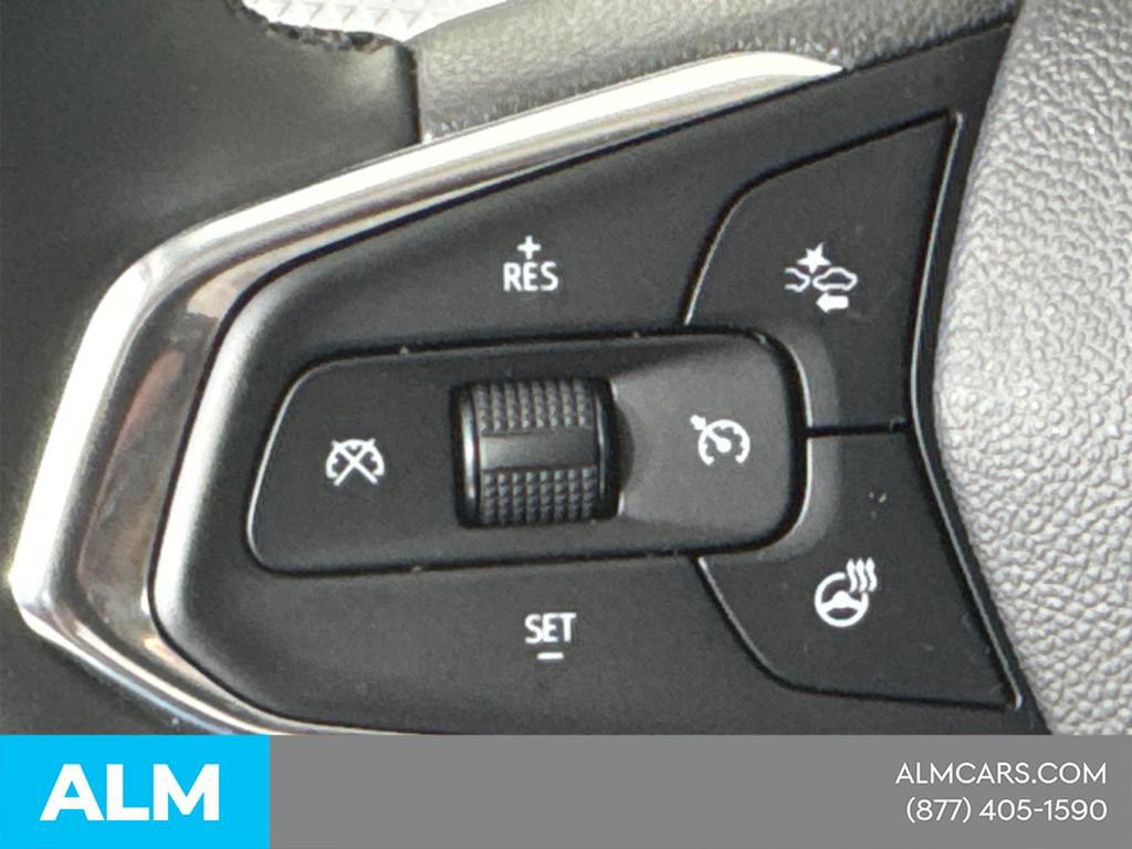 Used 2025 Chevrolet Trax LT w/ LT Convenience Package FWD image 26