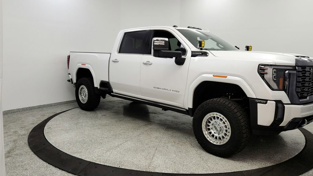 Used 2024 GMC Sierra 3500 Denali Ultimate AWD/4WD image 7