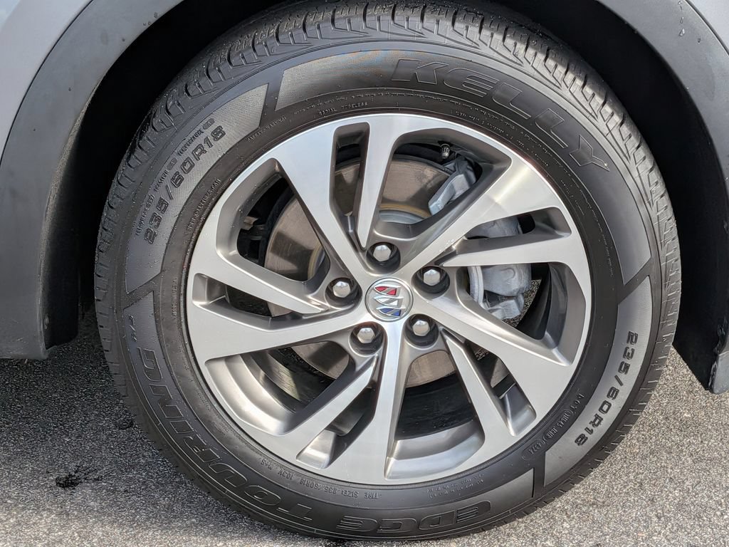 Used 2022 Buick Envision Essence w/ Technology Package I FWD image 11