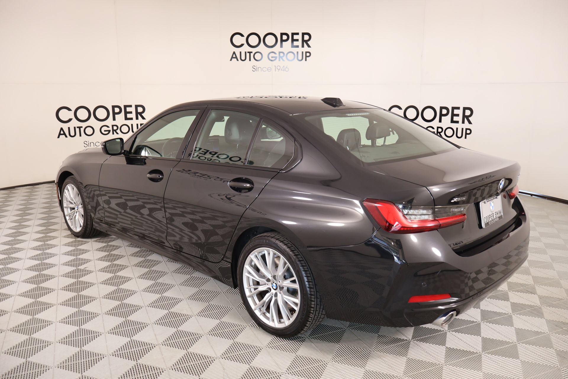 Used 2023 BMW 330i xDrive Sedan AWD/4WD image 24