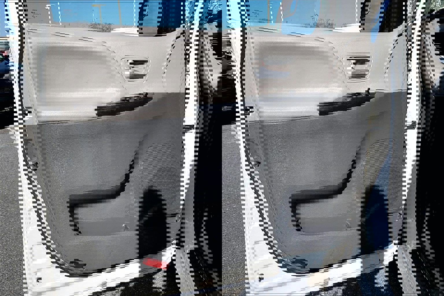 Used 2015 Toyota Sienna LE image 21