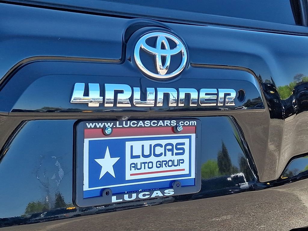 Used 2017 Toyota 4Runner SR5 Premium AWD/4WD image 32