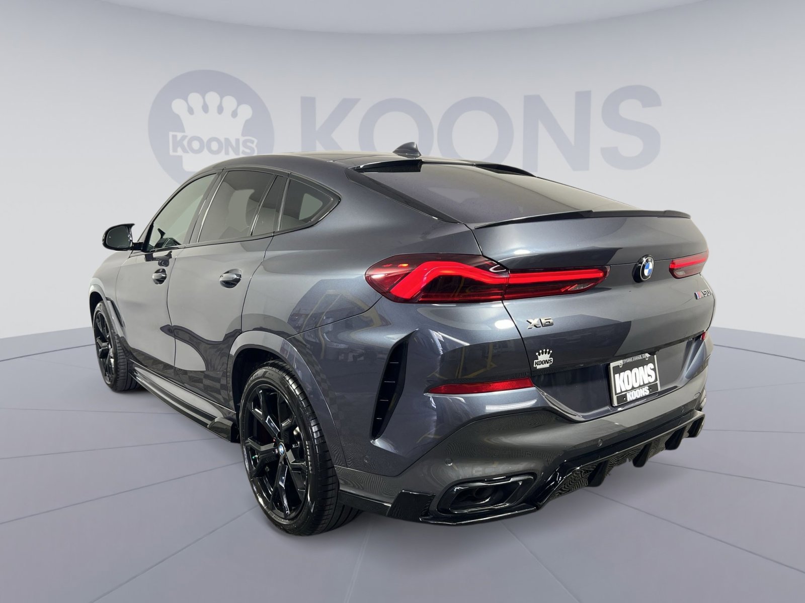Used 2021 BMW X6 M50i w/ Executive Package image 7