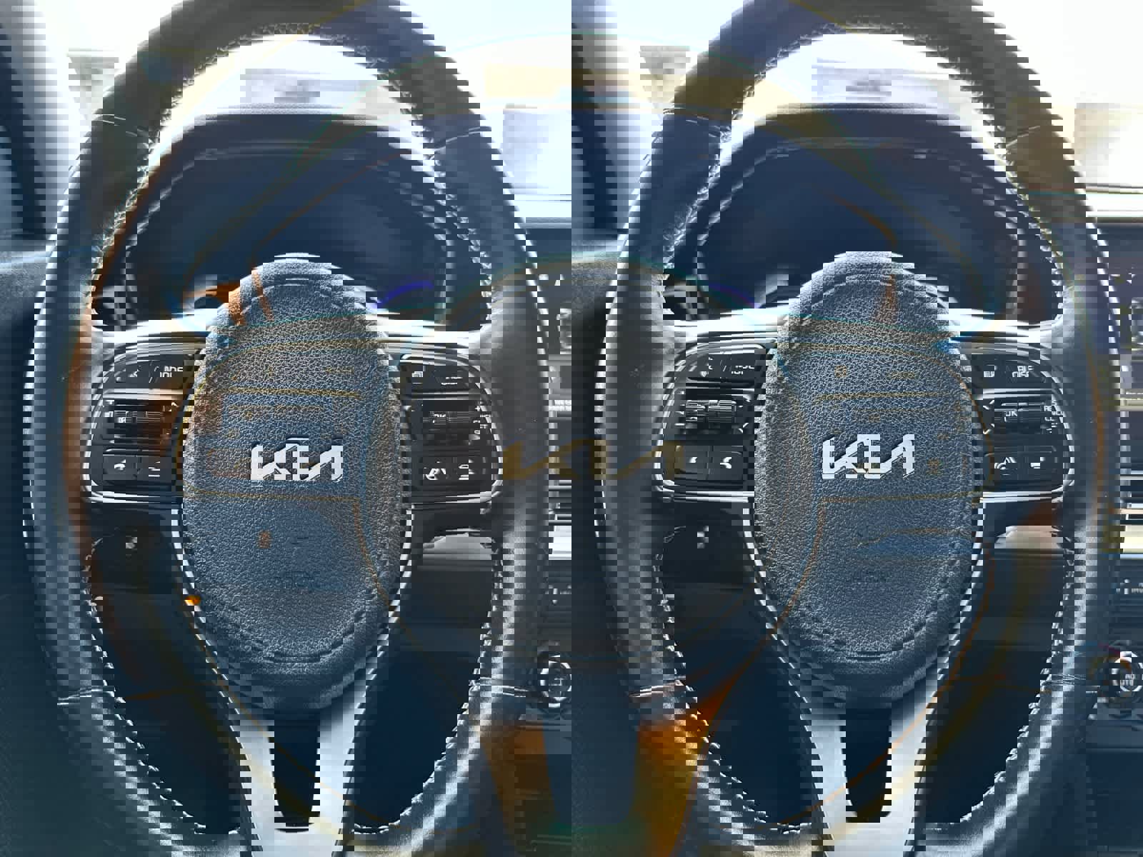 Used 2022 Kia Niro EX w/ Cold Weather Package image 24