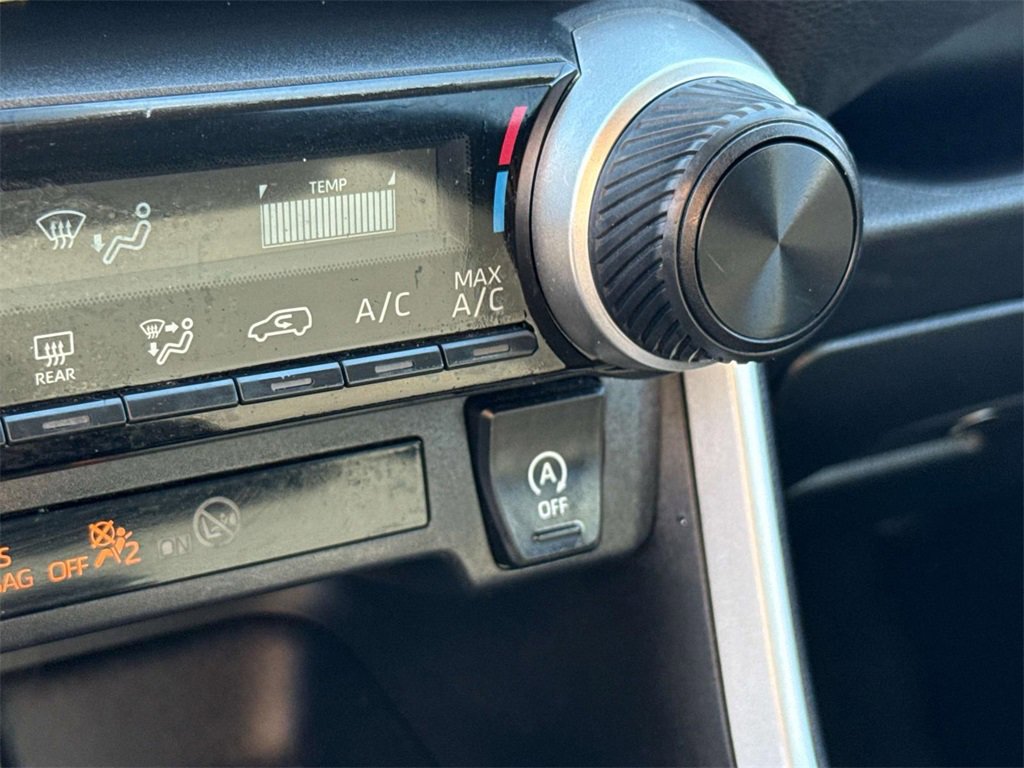 Used 2024 Toyota RAV4 LE image 27