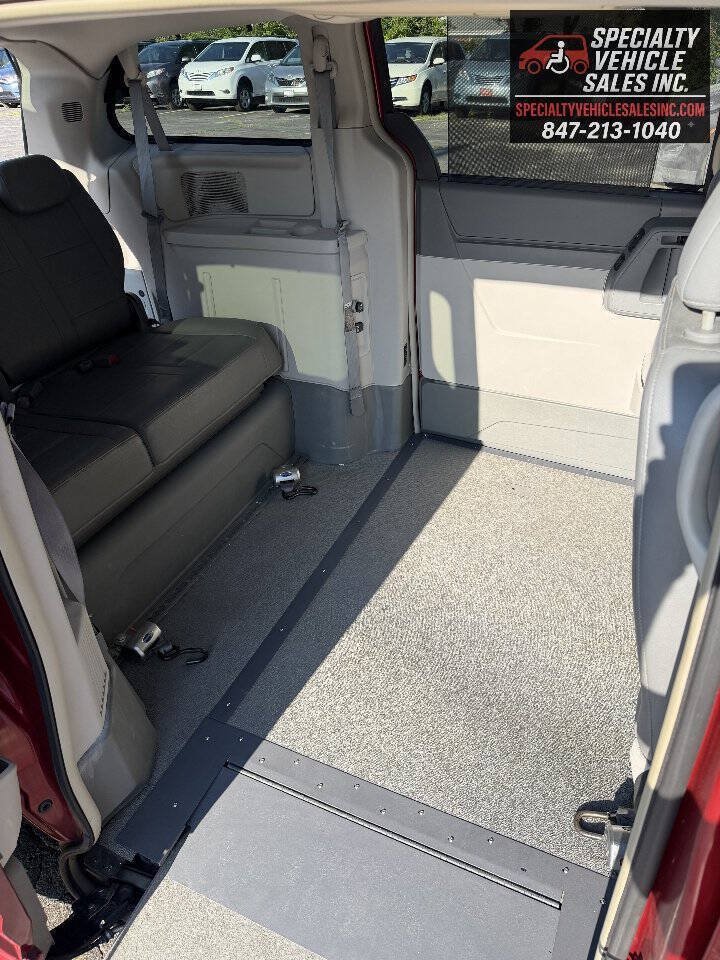 Used 2008 Dodge Grand Caravan SXT FWD image 14