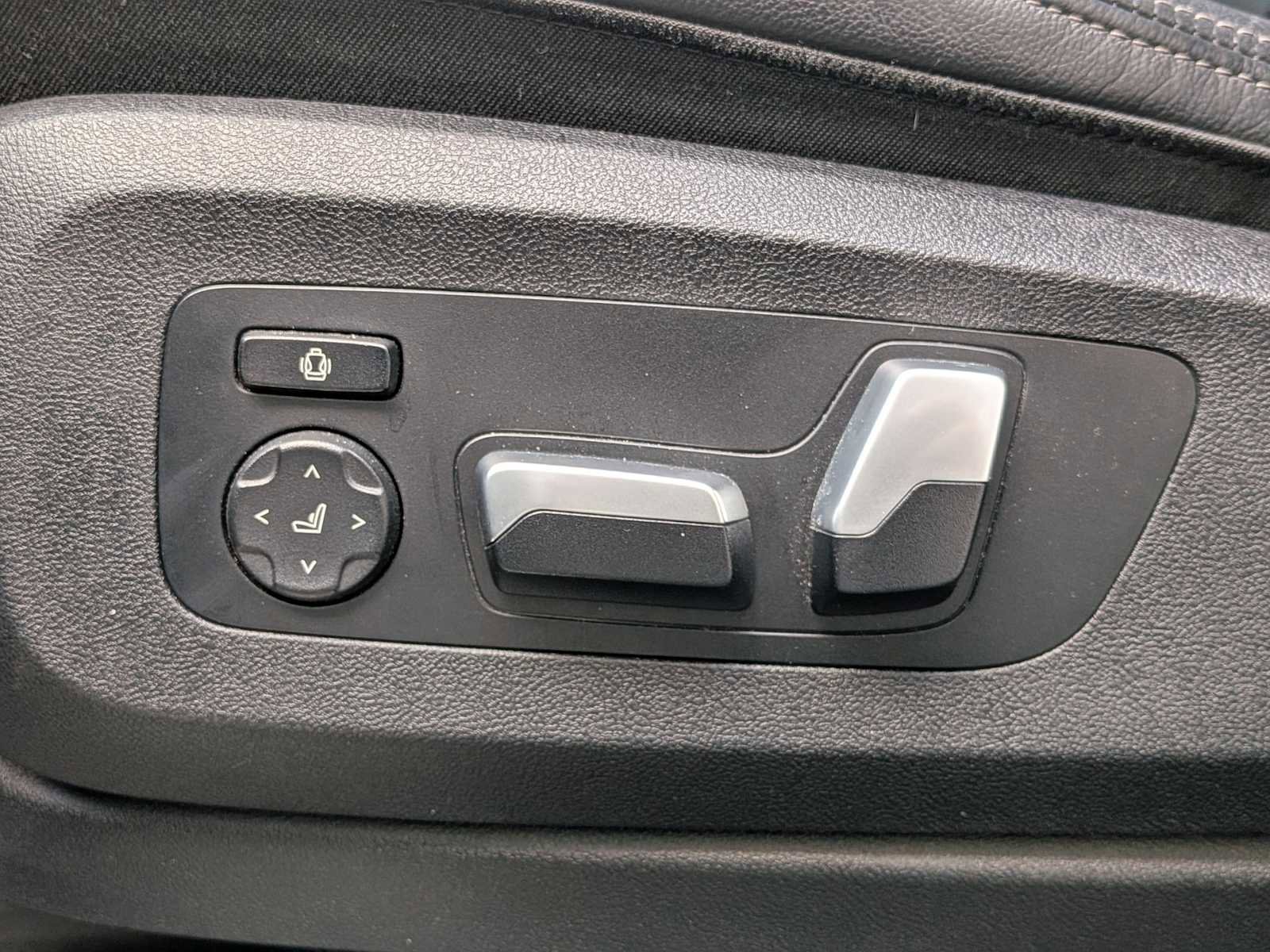 Certified 2024 BMW i7 M70 image 18