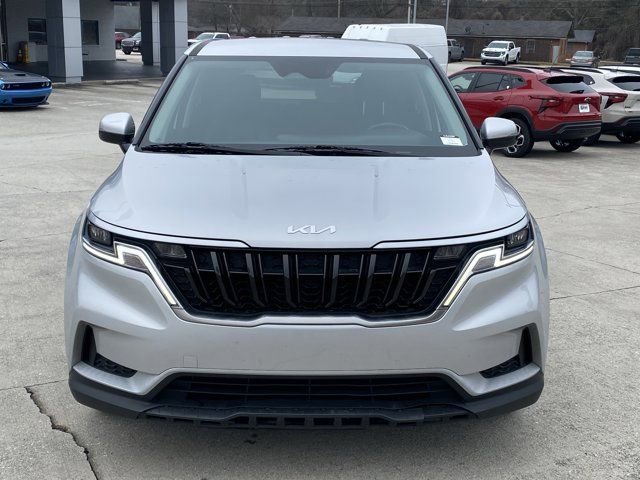 Used 2023 Kia Carnival LX image 8