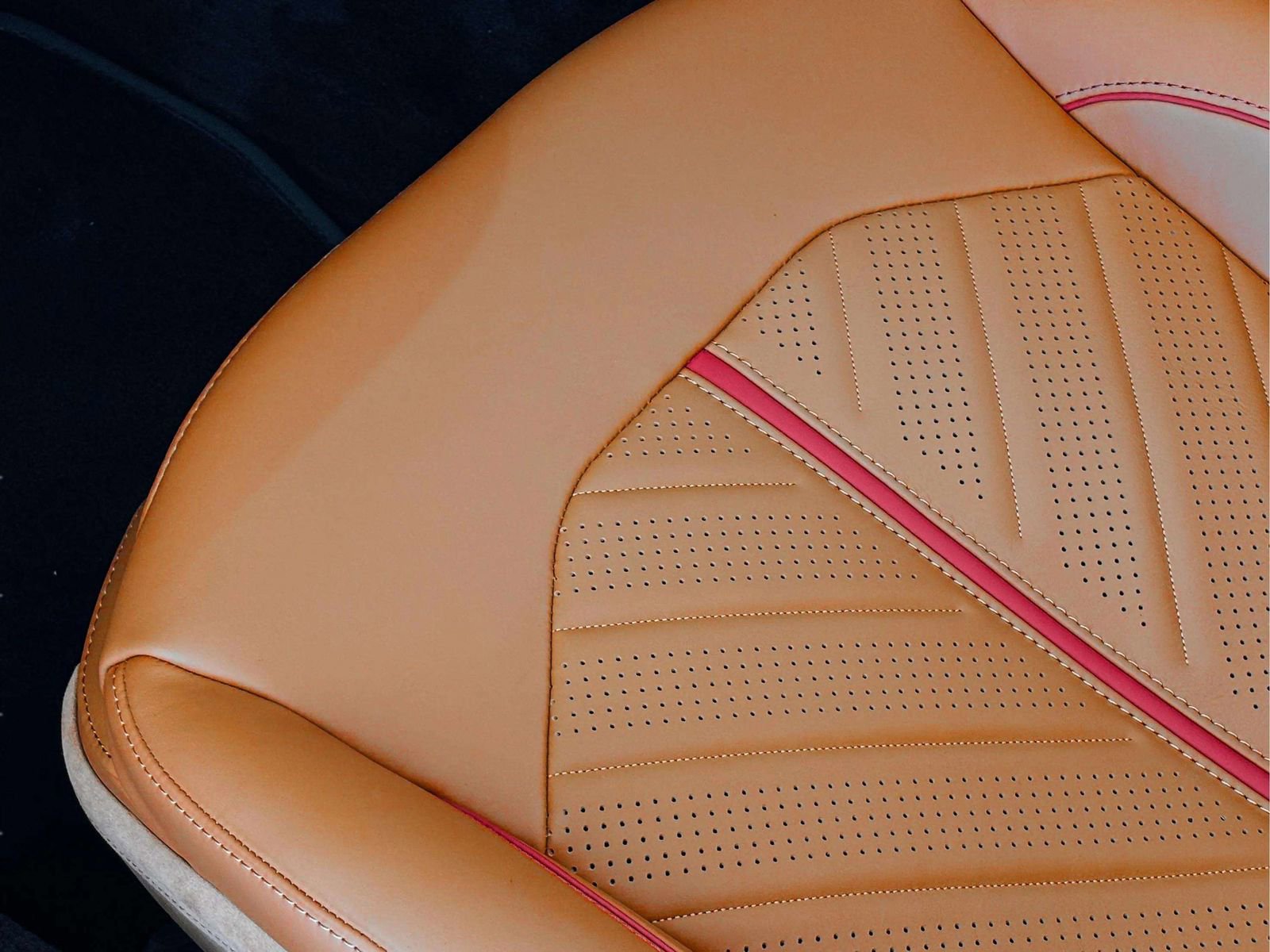 New 2026 Aston Martin V8 Vantage S image 22