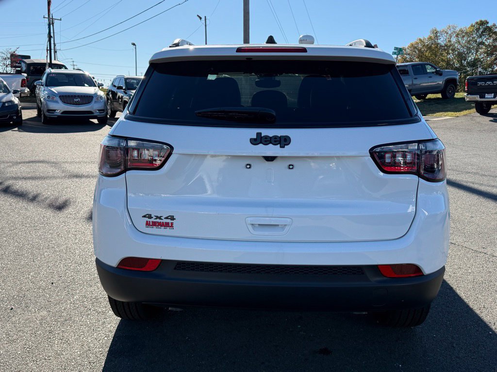 Used 2026 Jeep Compass Latitude AWD/4WD image 4