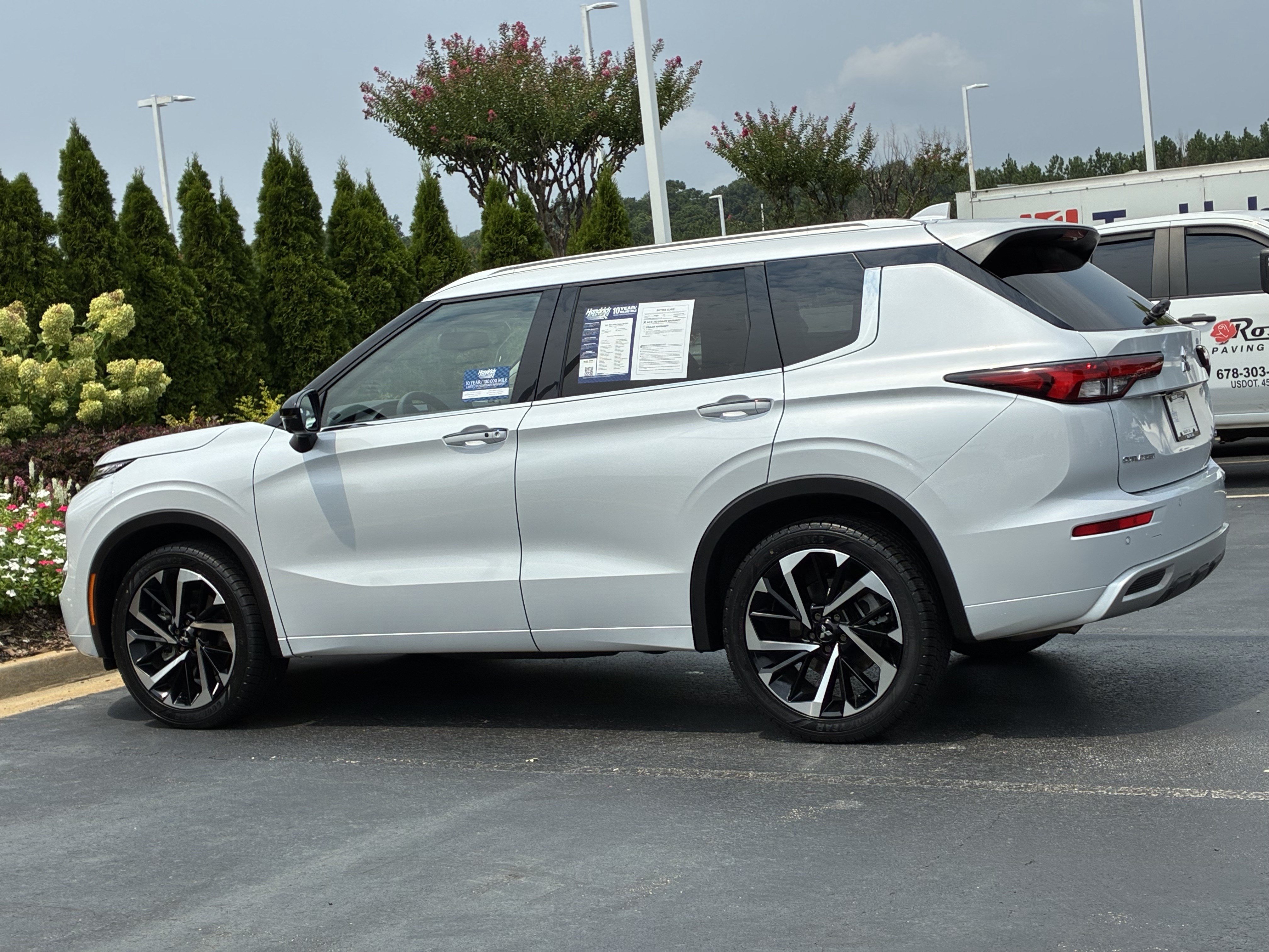 Used 2024 Mitsubishi Outlander SEL FWD image 8
