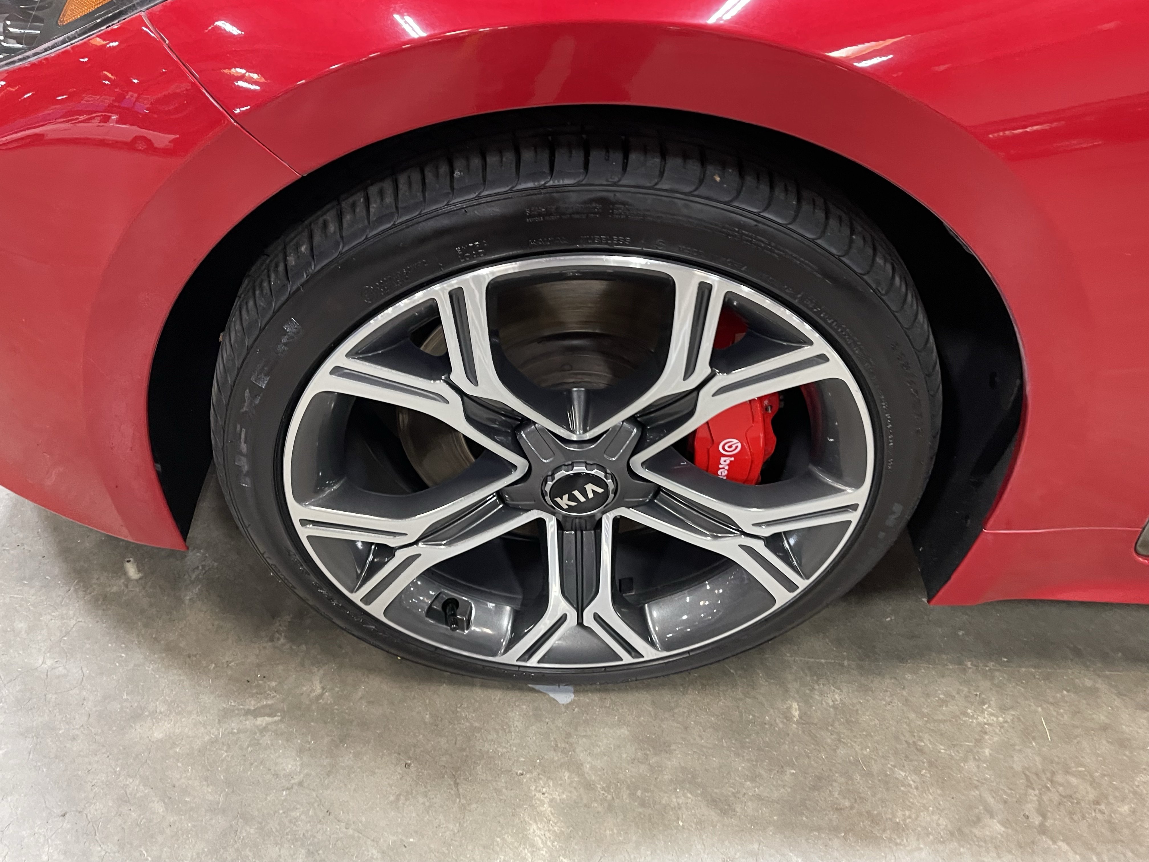 Used 2018 Kia Stinger GT2 AWD/4WD image 9