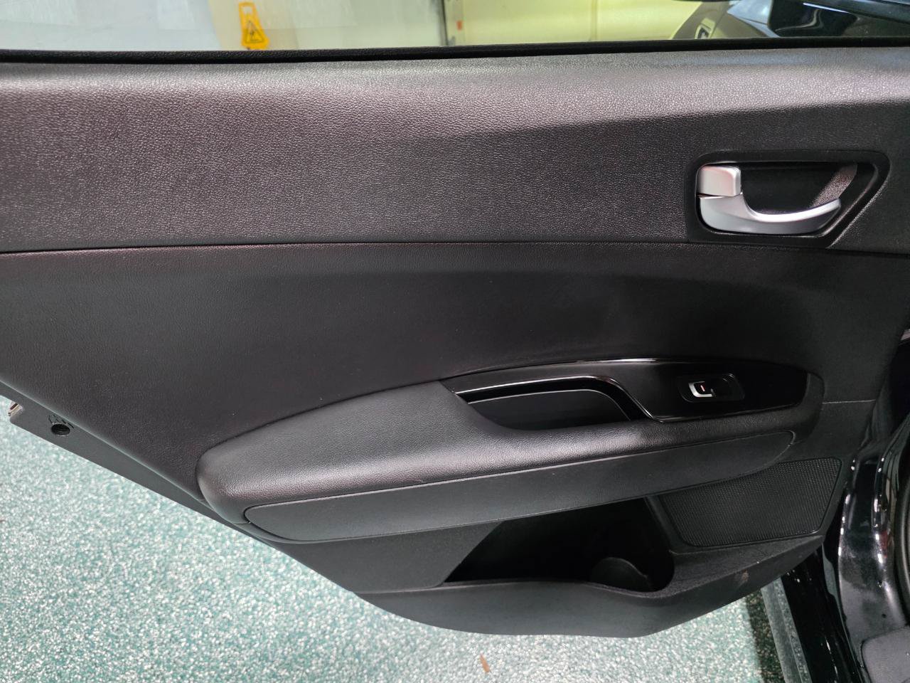 Used 2020 Kia Optima SX FWD image 20