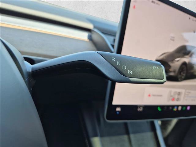 Used 2024 Tesla Model Y Long Range AWD/4WD image 12