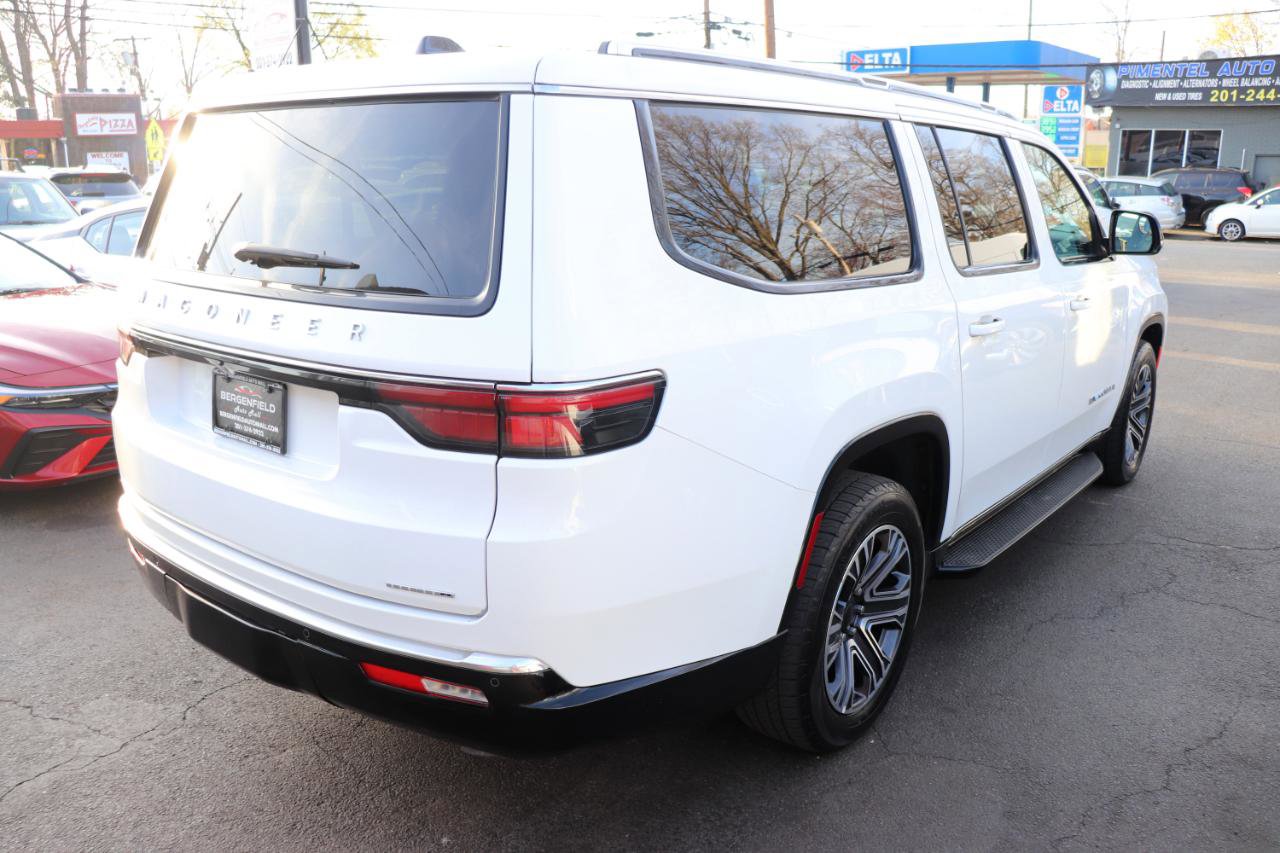 Used 2024 Jeep Wagoneer L Series II w/ Flexible Seating Group image 5
