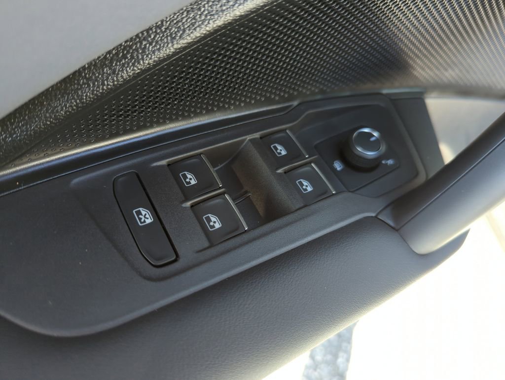 New 2026 Volkswagen Tiguan SE R-Line image 27