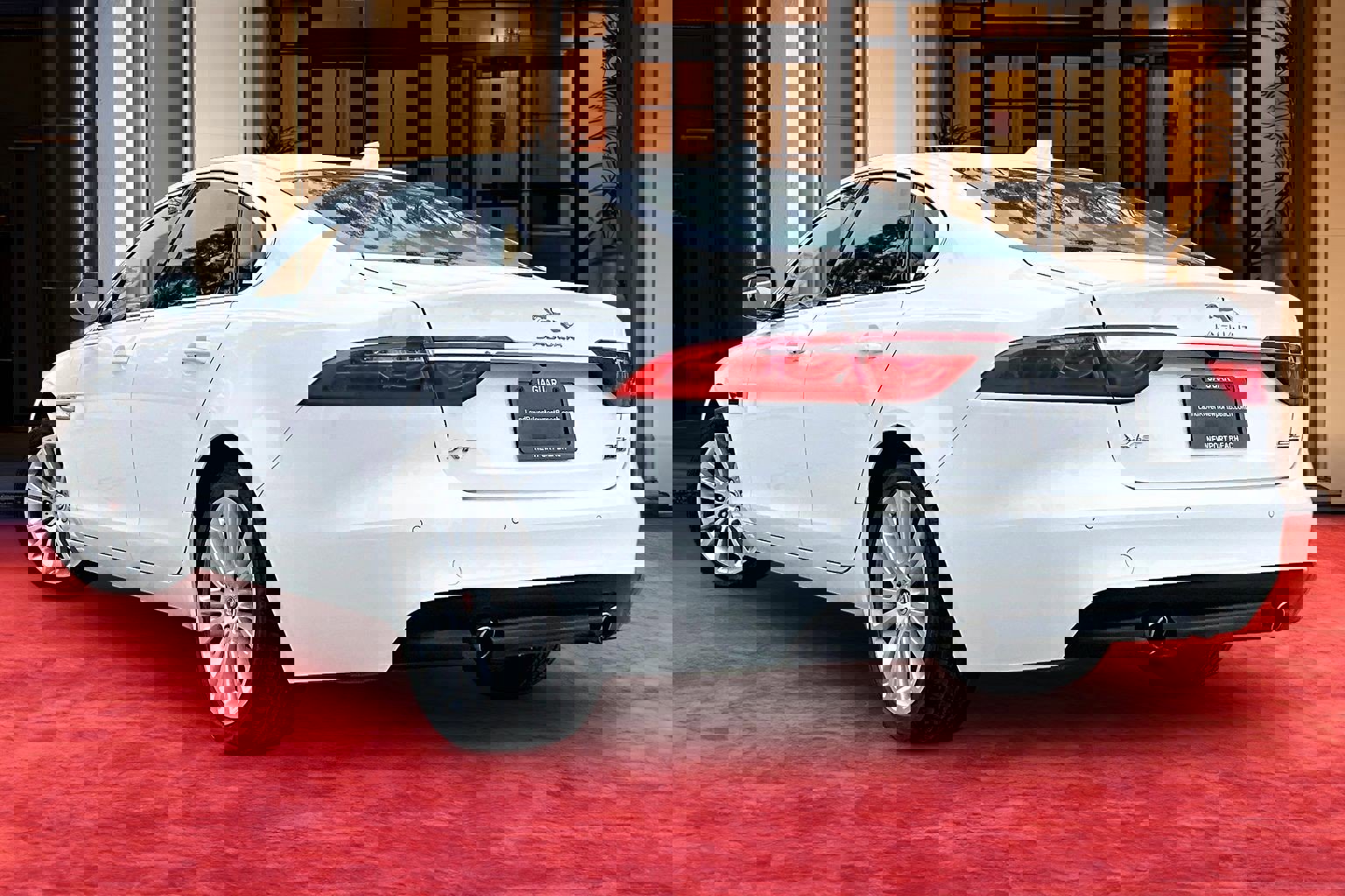 Used 2019 Jaguar XF Prestige image 9