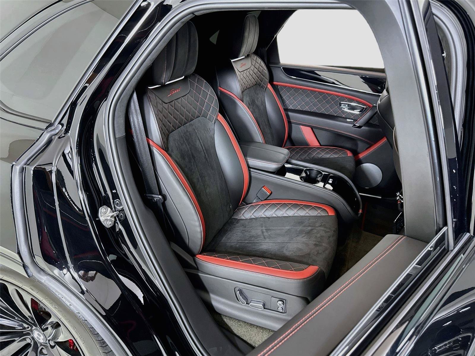 Used 2020 Bentley Bentayga Speed AWD/4WD image 30
