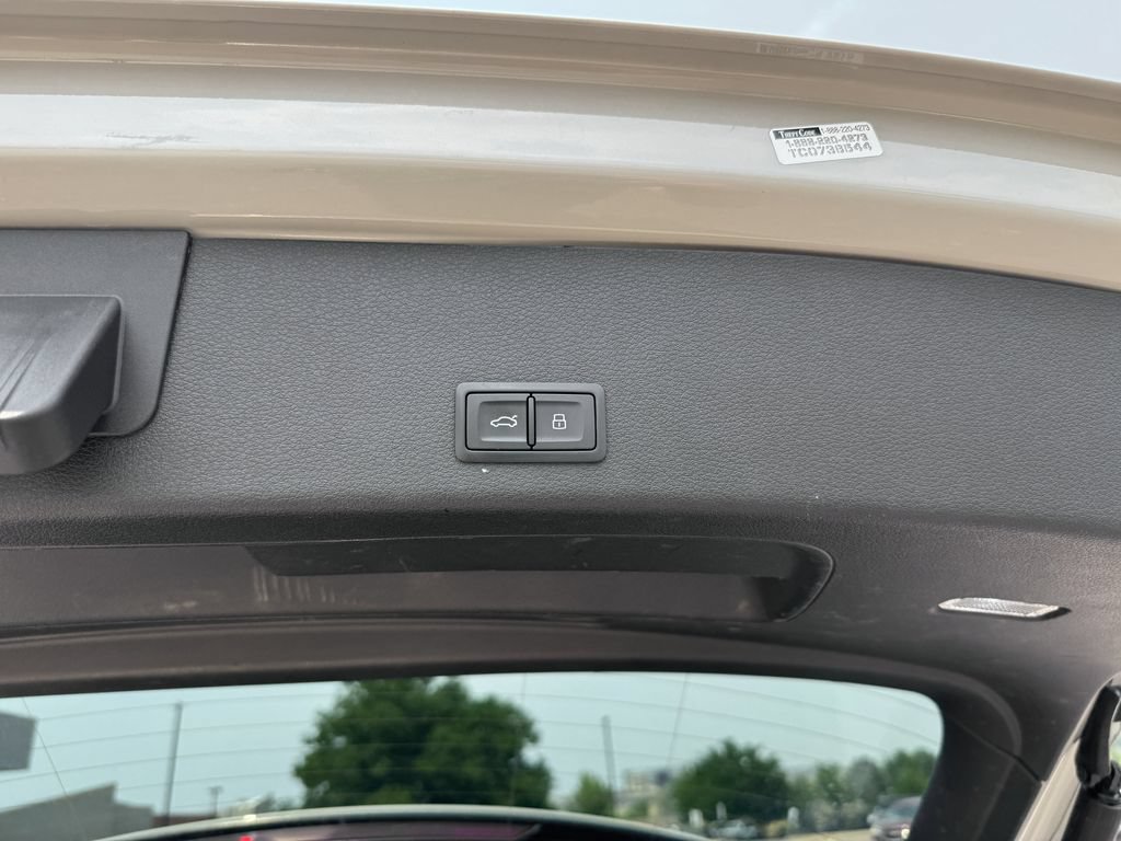 Used 2019 Audi e-tron Premium Plus AWD/4WD image 11