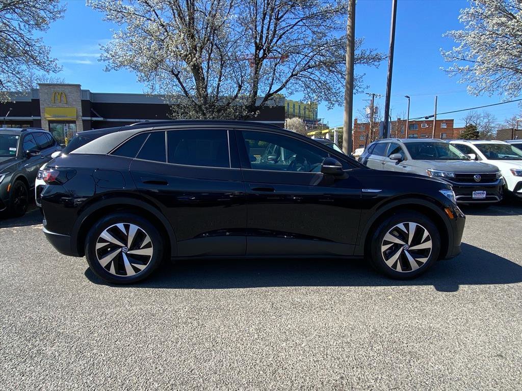 Certified 2025 Volkswagen ID.4 Pro image 2