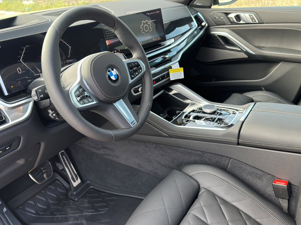 New 2026 BMW X6 xDrive40i w/ Climate Comfort Package image 9