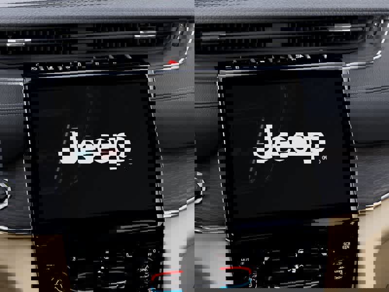 New 2025 Jeep Grand Cherokee Limited image 18