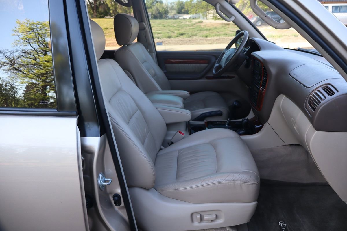 Used 1999 Lexus LX 470 4WD image 25