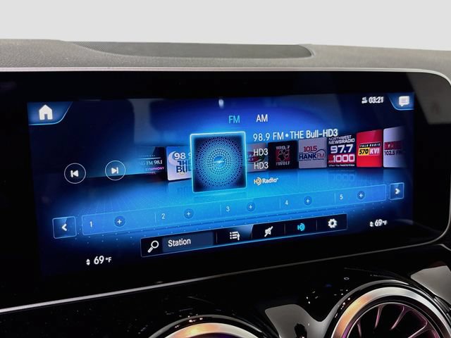 Used 2021 Mercedes-Benz GLA 250 4MATIC image 15