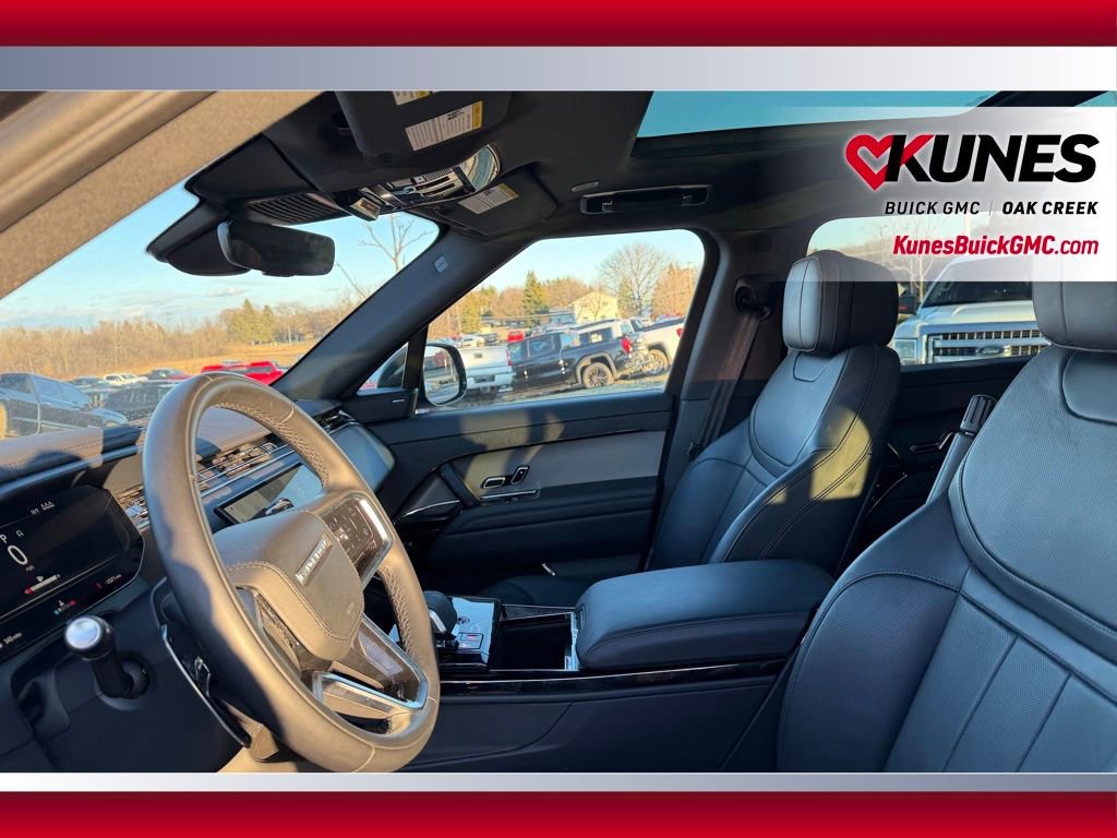 Used 2025 Land Rover Range Rover Sport SE image 11