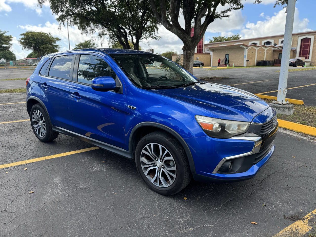 Used 2017 Mitsubishi Outlander Sport SE image 2