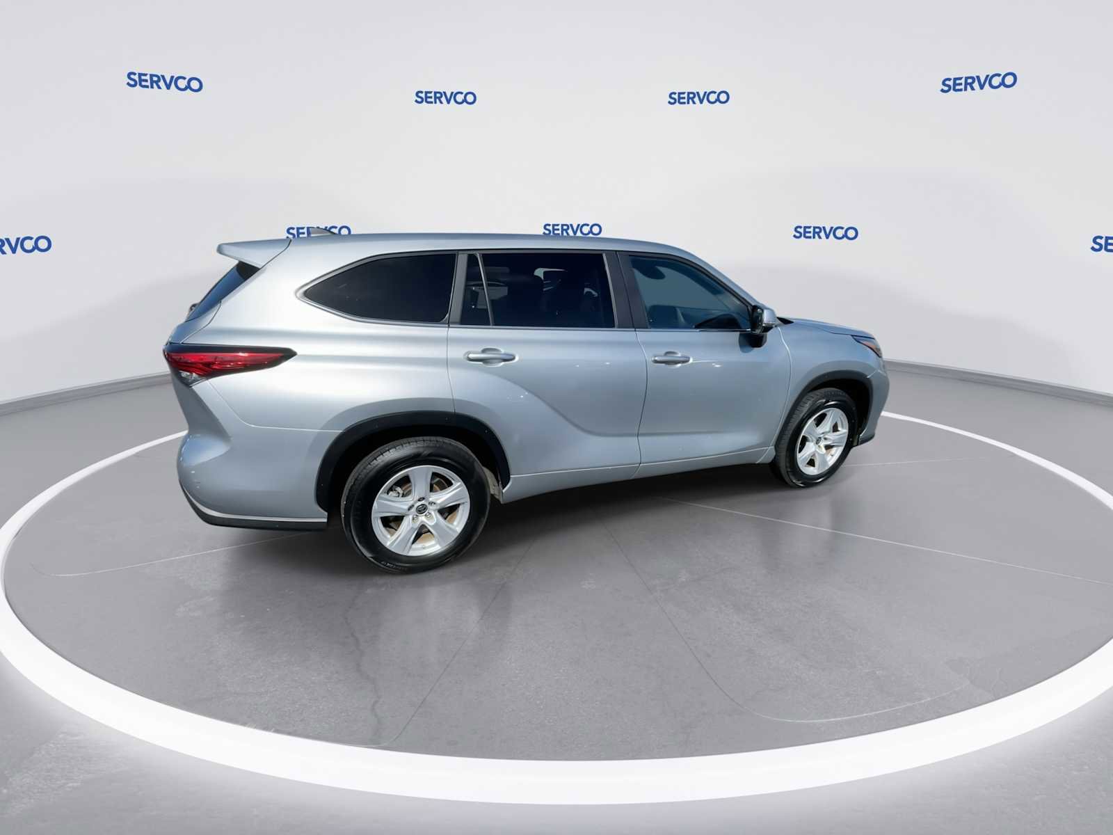 Used 2023 Toyota Highlander L image 9