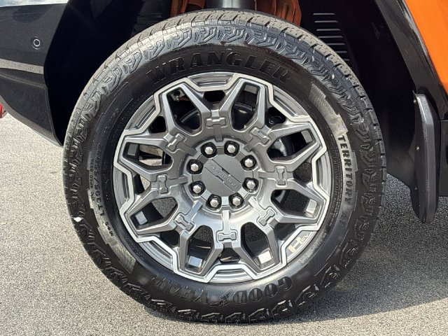 Used 2024 GMC Hummer EV 3X w/ LPO, Sport Package AWD/4WD image 18