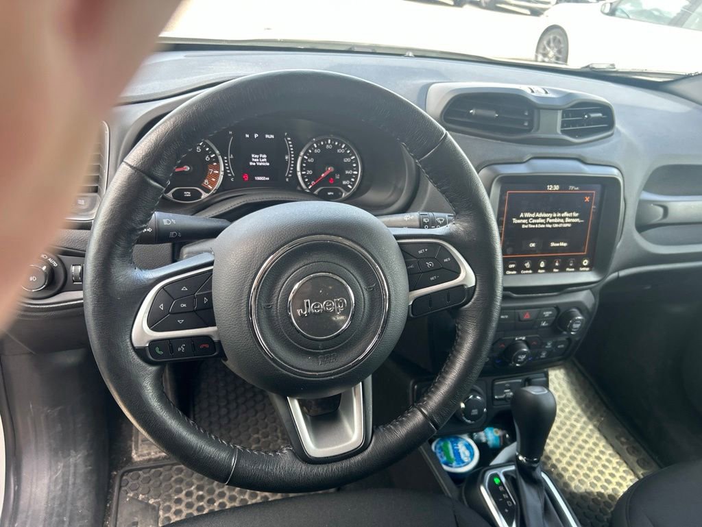 Used 2023 Jeep Renegade Latitude w/ Premium Group AWD/4WD image 16