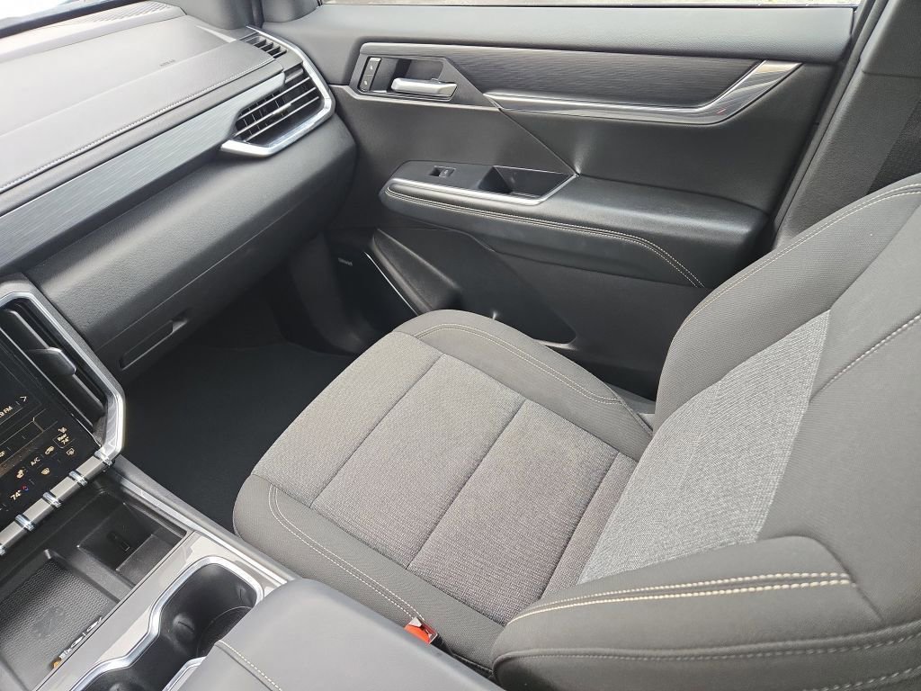 Used 2025 GMC Acadia Elevation image 21