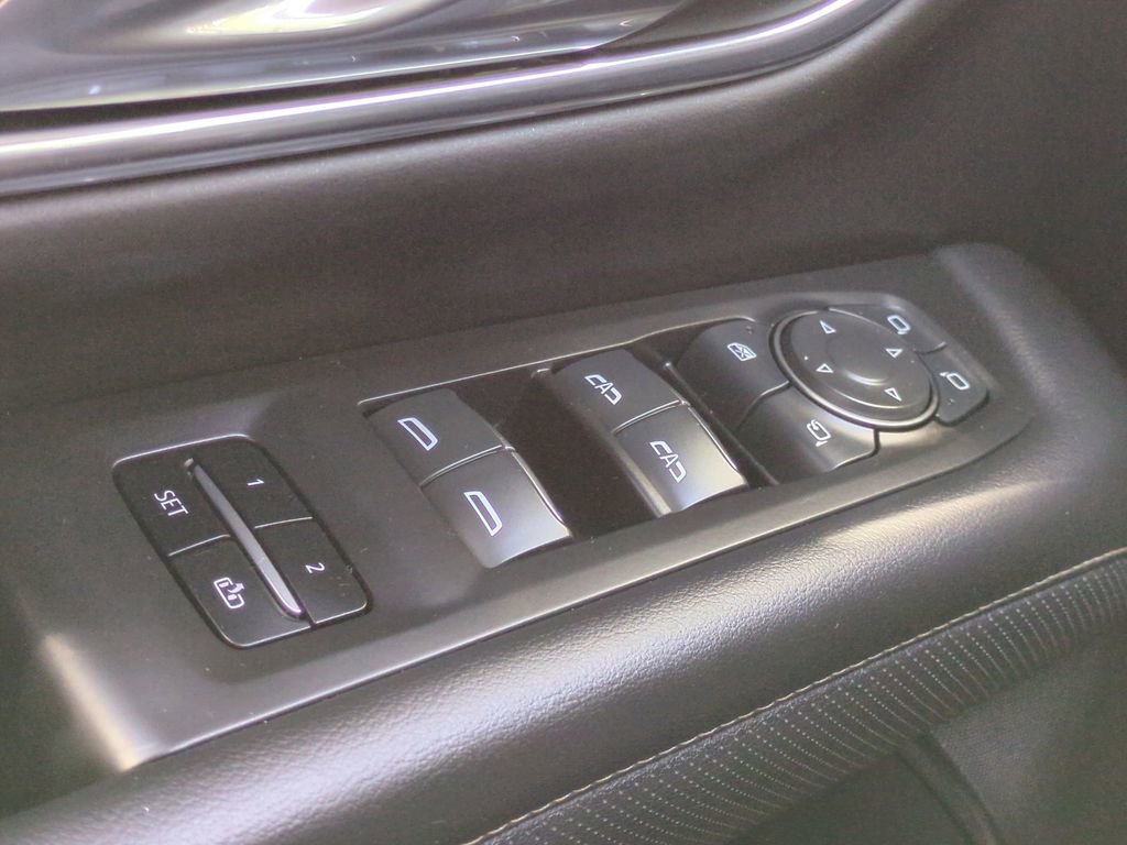 Used 2024 Chevrolet Suburban Premier RWD image 29