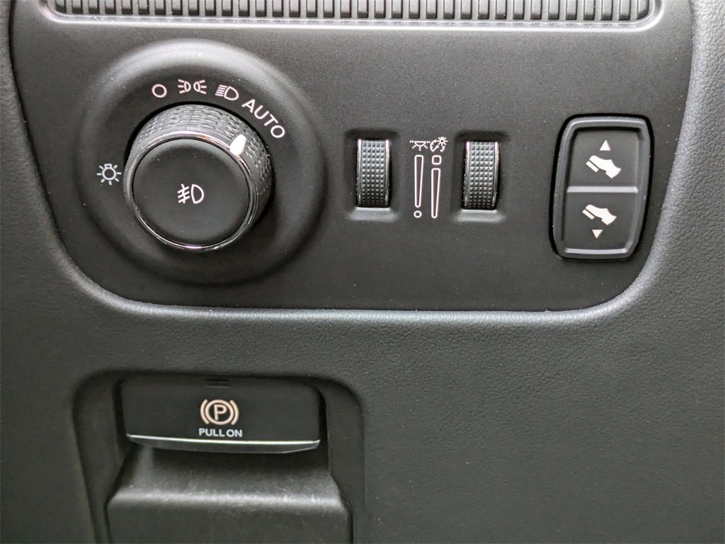 Used 2024 Jeep Grand Wagoneer L Series III image 42