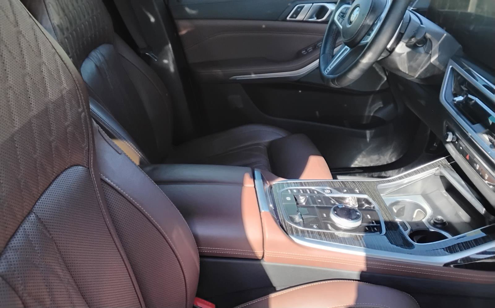 Used 2023 BMW X7 M60i w/ Executive Package image 27