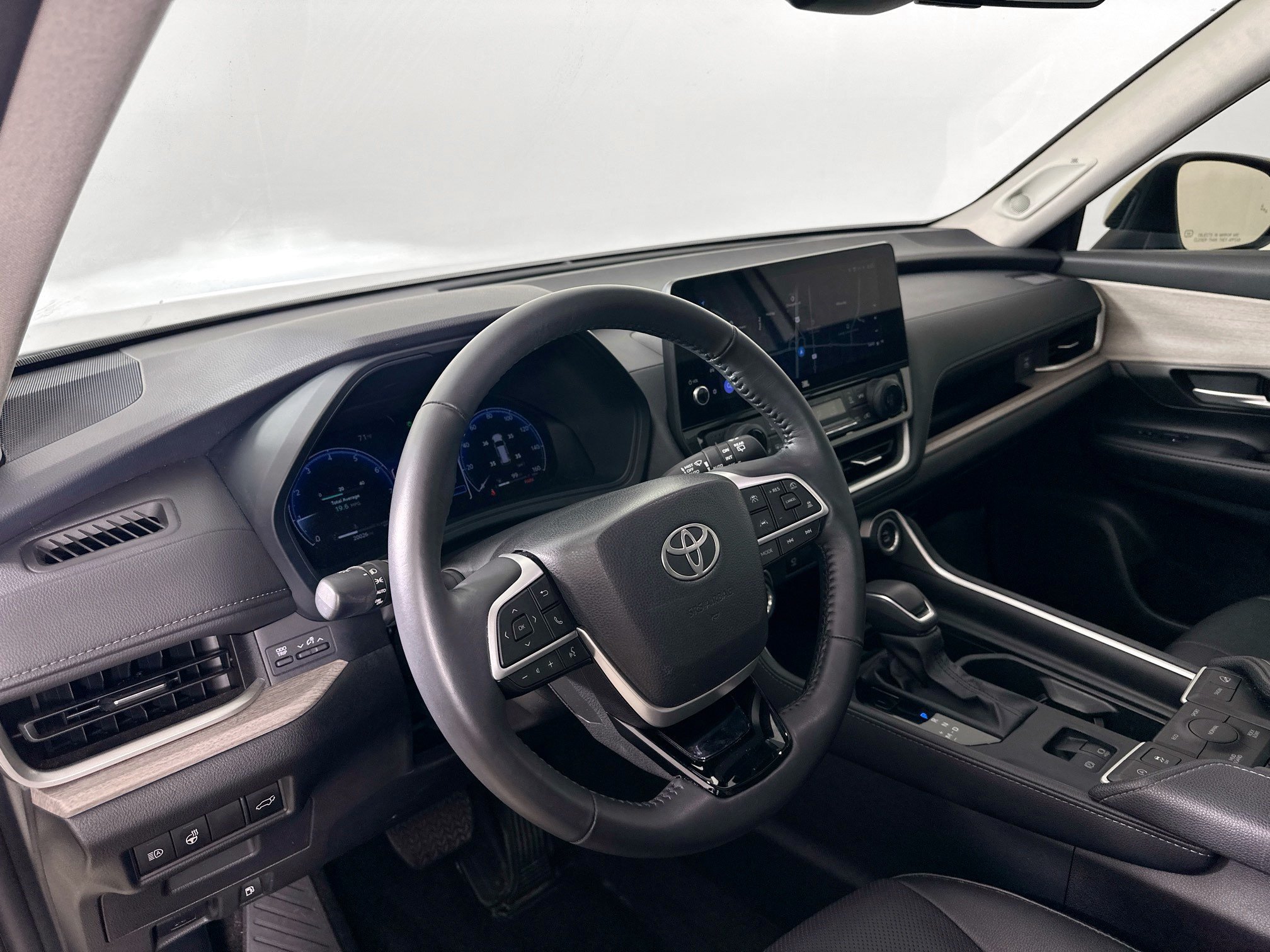 Used 2024 Toyota Grand Highlander AWD image 10