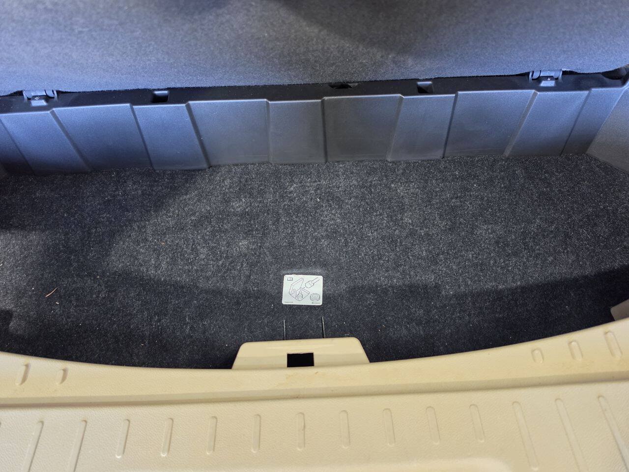 Used 2012 Buick Enclave Premium FWD image 33